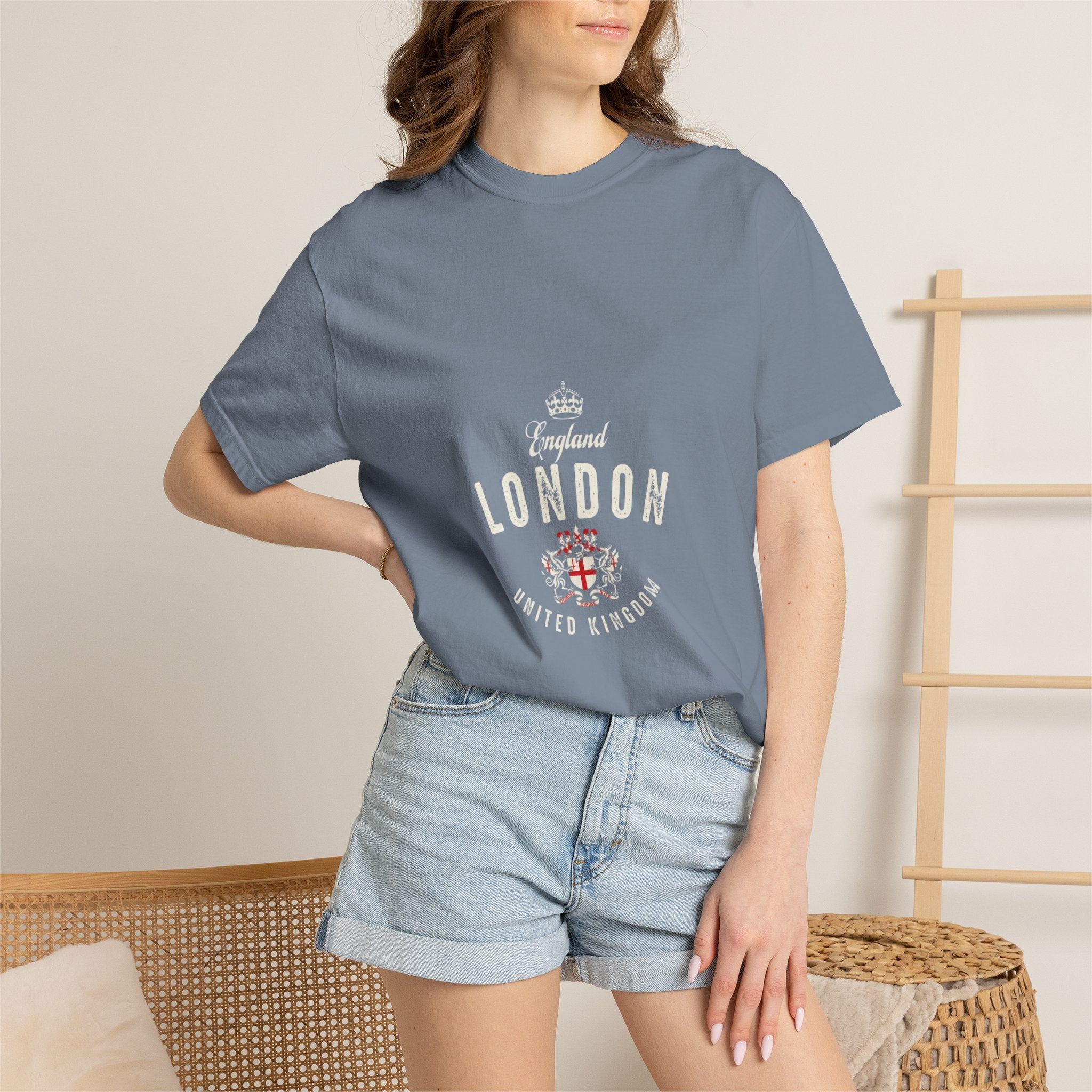 England London Vintage Crest Graphic Tee | Royal Crown Coat of Arms Design